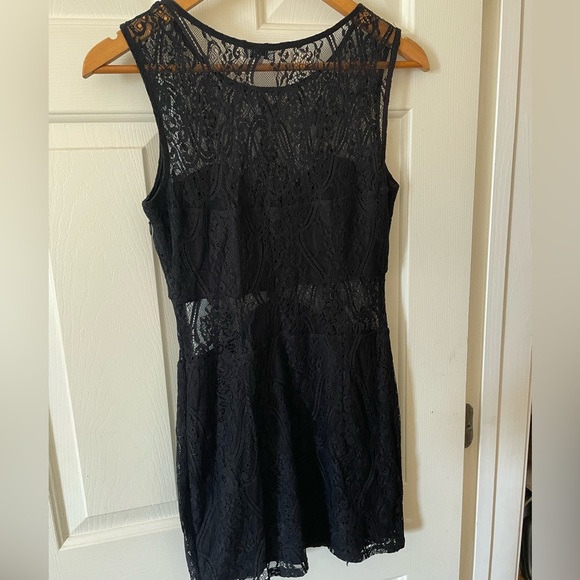 Tobi black dress size medium. - Picture 3 of 4